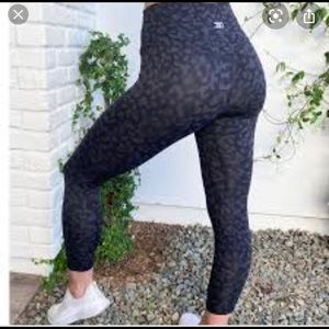 J80fit cheetah leggings